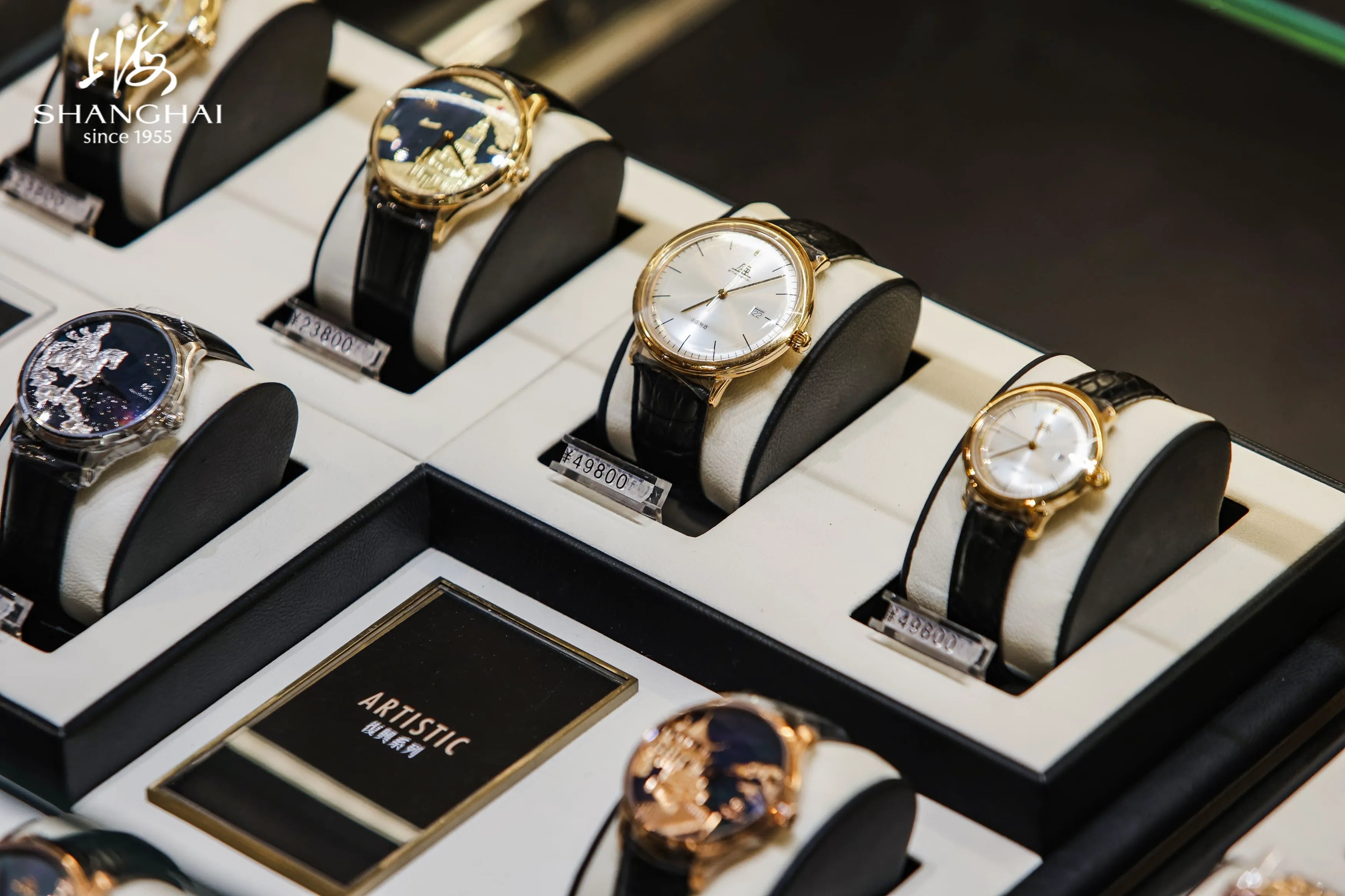 The Quiet Confidence of a White Dial